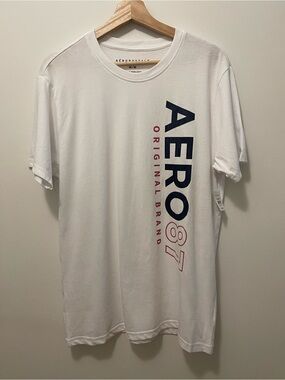 Aeropostale White Short Sleeve Tee with Navy & Red Vertical AERO87 Print